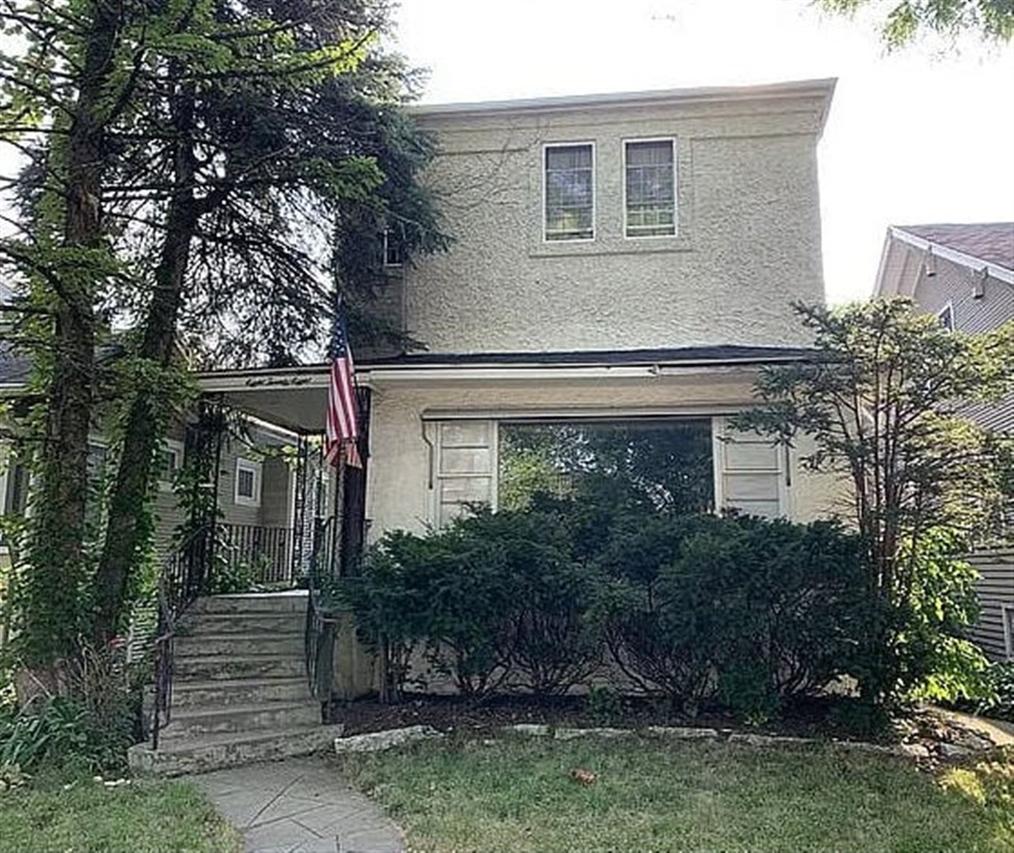 828 N Ridgeland Ave., Oak Park, IL 60302