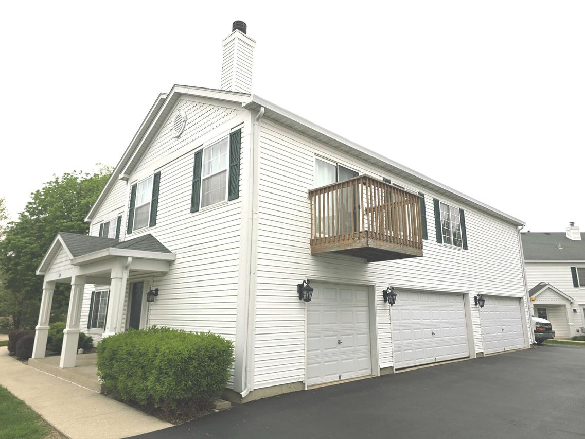 769 Hobart Dr. #C, South Elgin, IL 60177