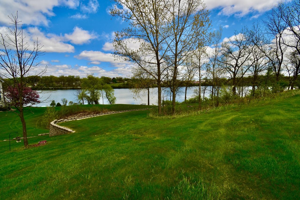 1176 Mystic Cove Dr., Antioch, IL 60002