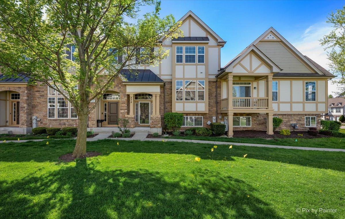 272 Bennett Dr., Carol Stream, IL 60188