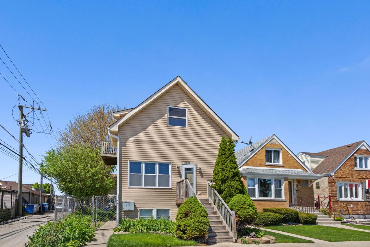 5230 S Lockwood Ave., Chicago, IL 60638