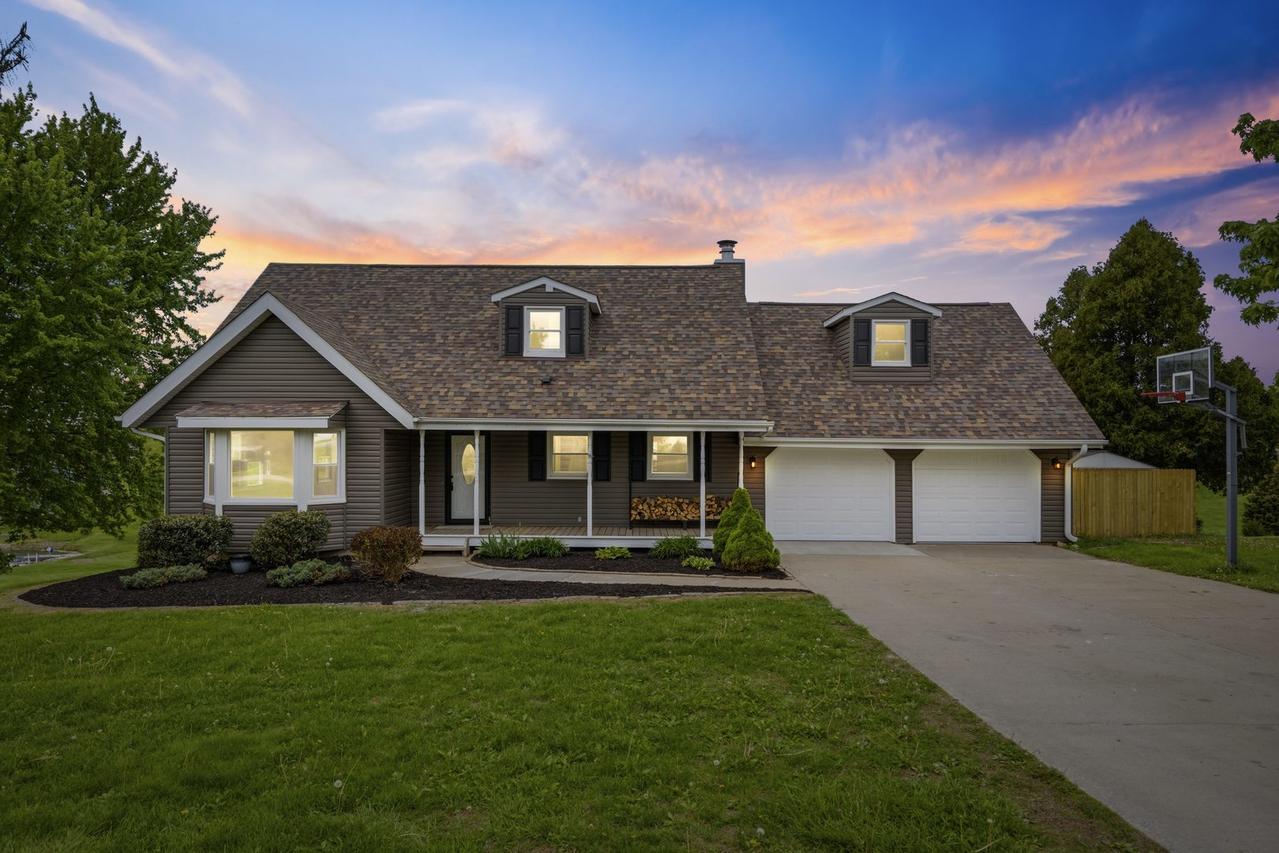 645 Suncrest Ct., Sherrard, IL 61281
