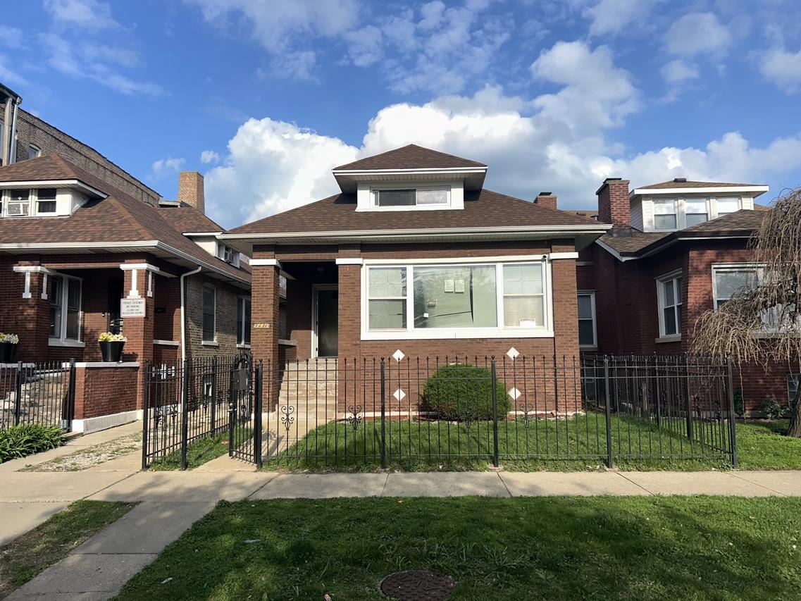 7221 S Bennett Ave., Chicago, IL 60649