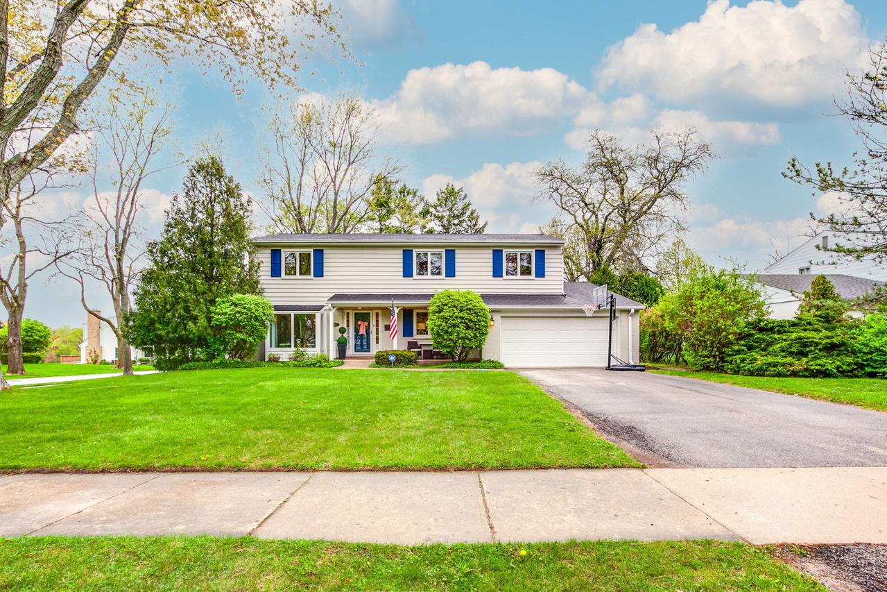 366 Birkdale Rd., Lake Bluff, IL 60044
