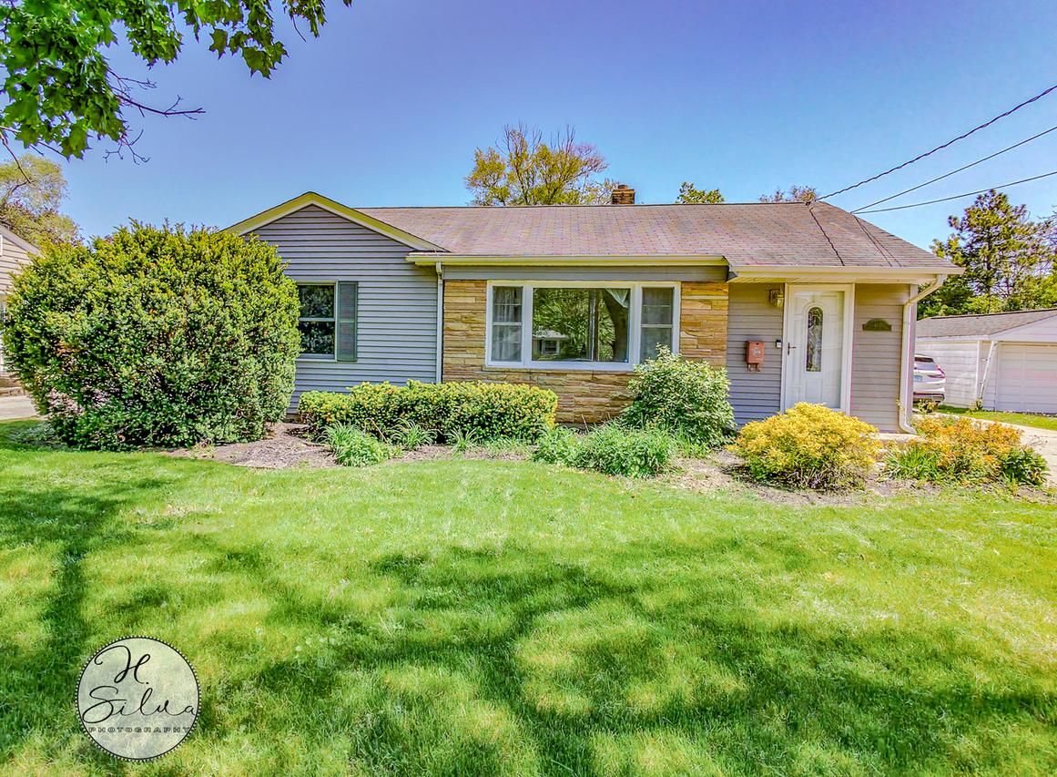 401 Linn Ave., Crystal Lake, IL 60014