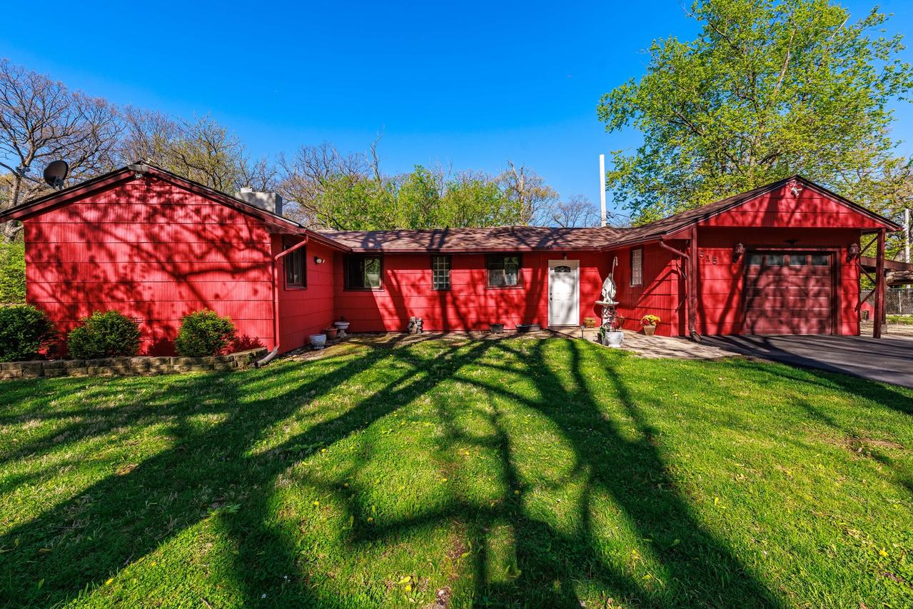 515 Forest Ave., Willow Springs, IL 60480