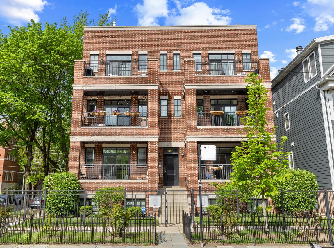 2700 N Wayne Ave. #2S, Chicago, IL 60614