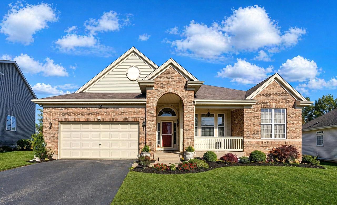 1255 Waterfront Ln., Pingree Grove, IL 60140