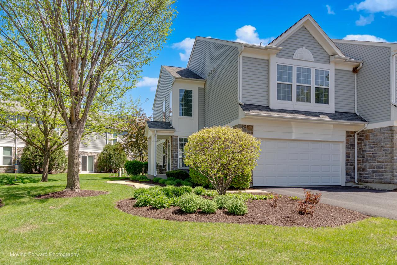 656 Hawley Dr., Oswego, IL 60543