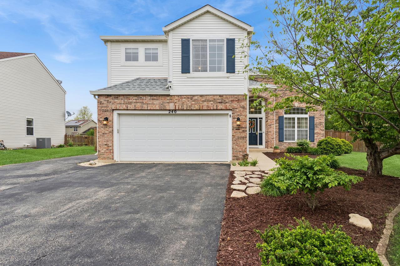 240 Paradise Pkwy., Oswego, IL 60543