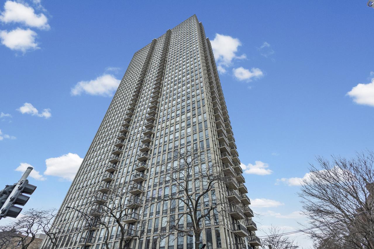 1660 N La Salle Dr. #3809, Chicago, IL 60614