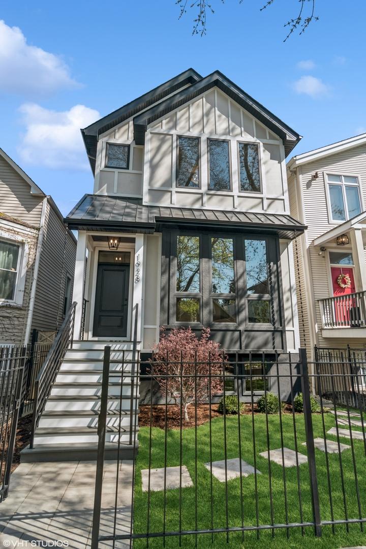 2062 W Belle Plaine Ave., Chicago, IL 60618