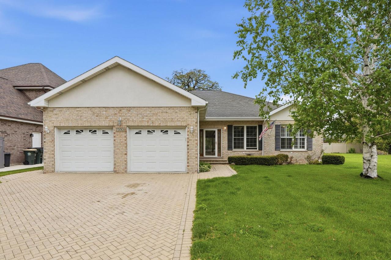 7550 Blazer Ave., Justice, IL 60458