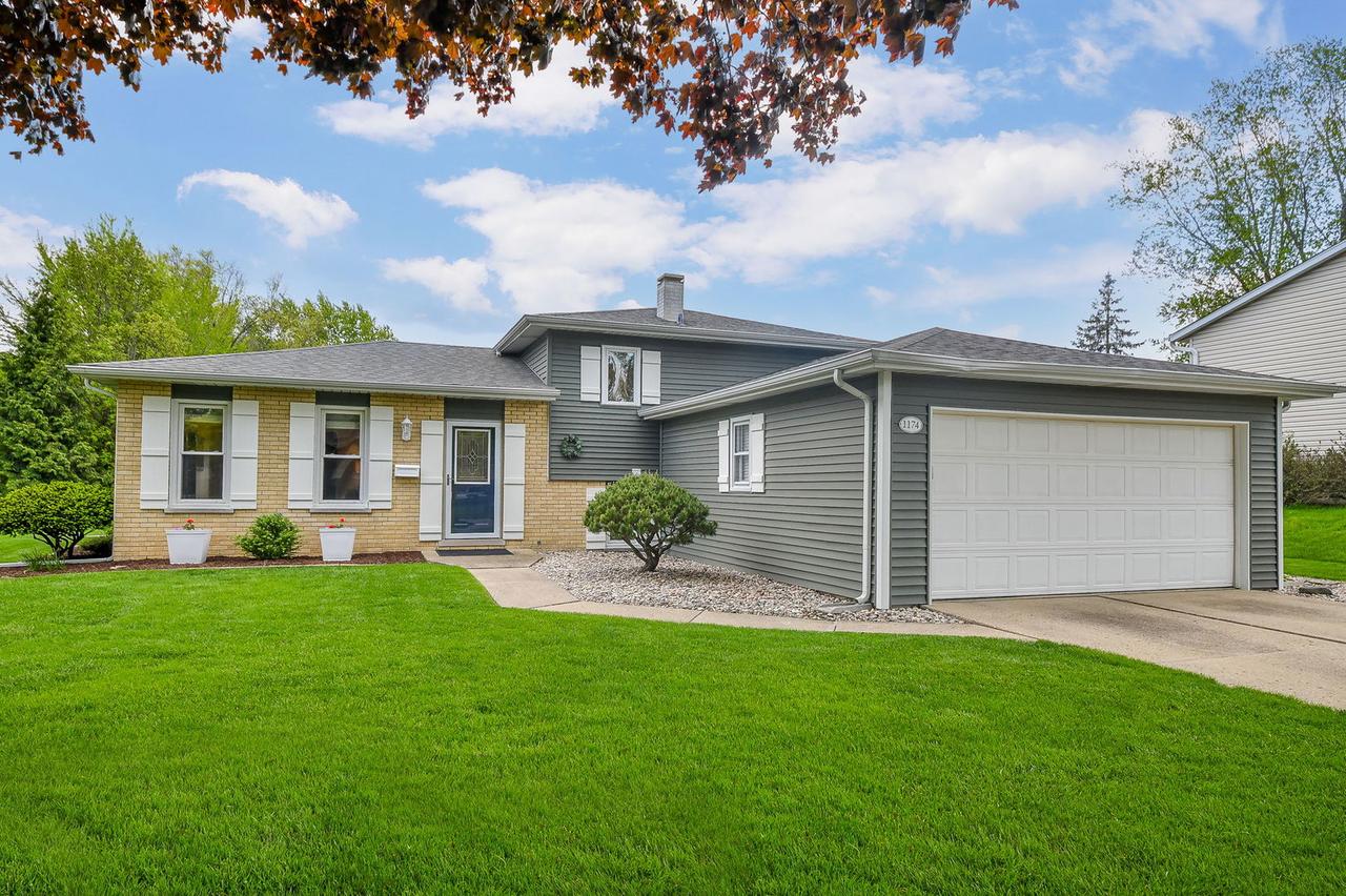 1174 Kent Ct., Wheaton, IL 60189