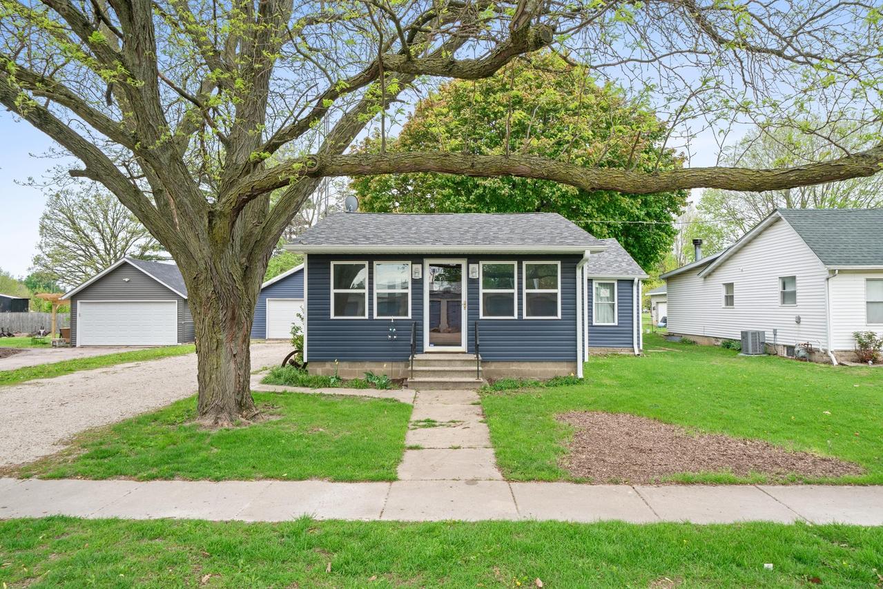210 N Green St., Somonauk, IL 60552