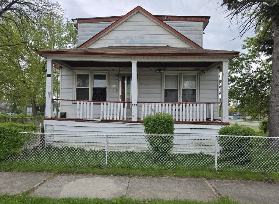 609 E 152nd St., Phoenix, IL 60426