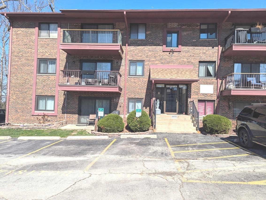 8473 Archer Ave. #104, Willow Springs, IL 60480