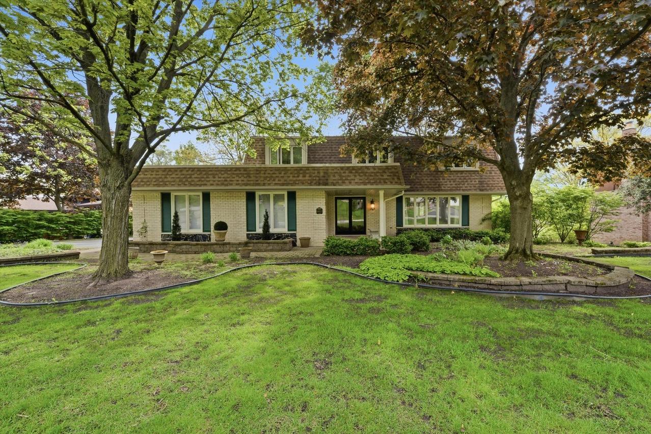 10023 S Wood Ln., Palos Hills, IL 60465