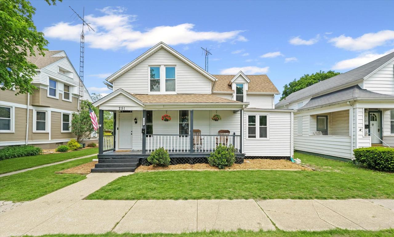 251 W Center St., Paxton, IL 60957