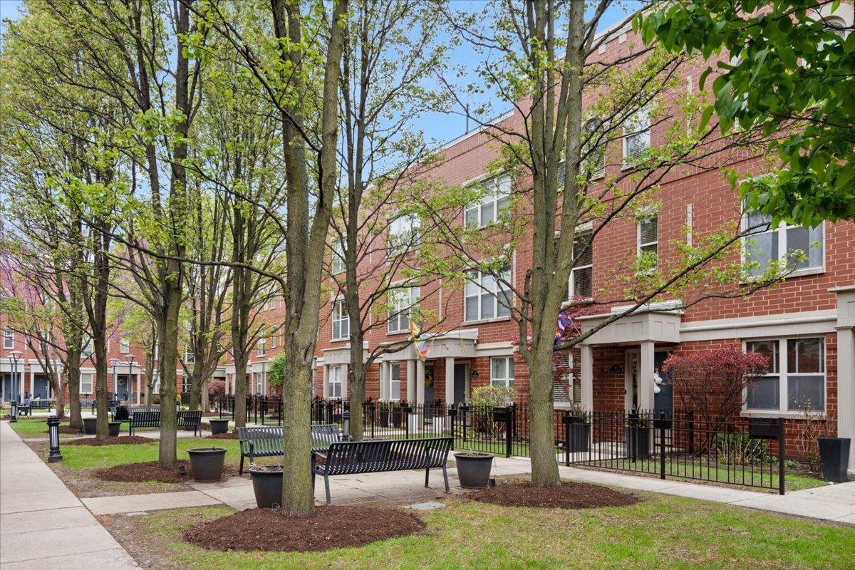 4646 N Greenview Ave. #10, Chicago, IL 60640