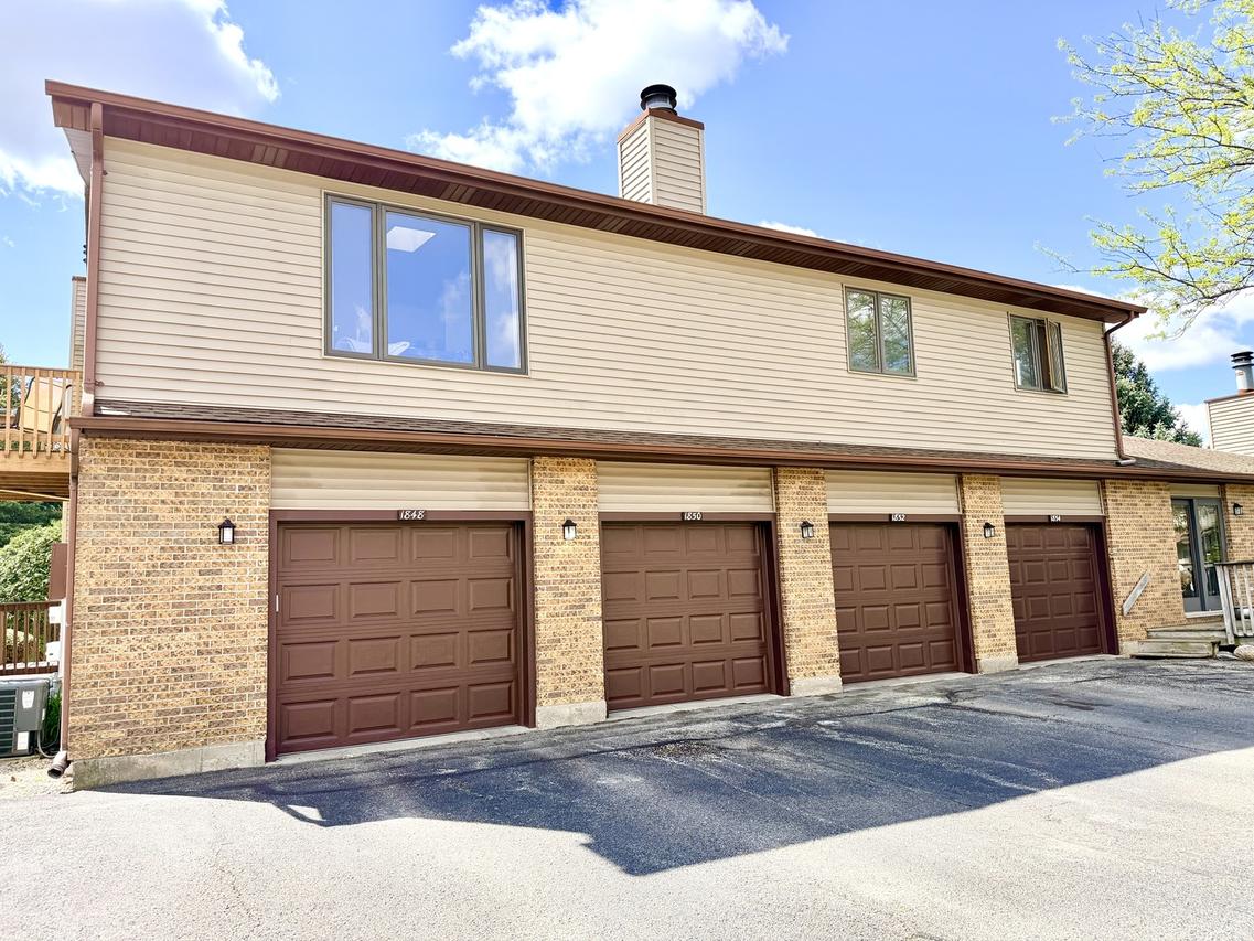 1848 Kerrybrook Ct., Sycamore, IL 60178