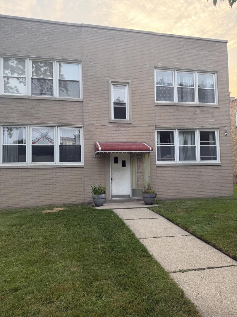 8832 N Bronx Ave. #2N, Skokie, IL 60077