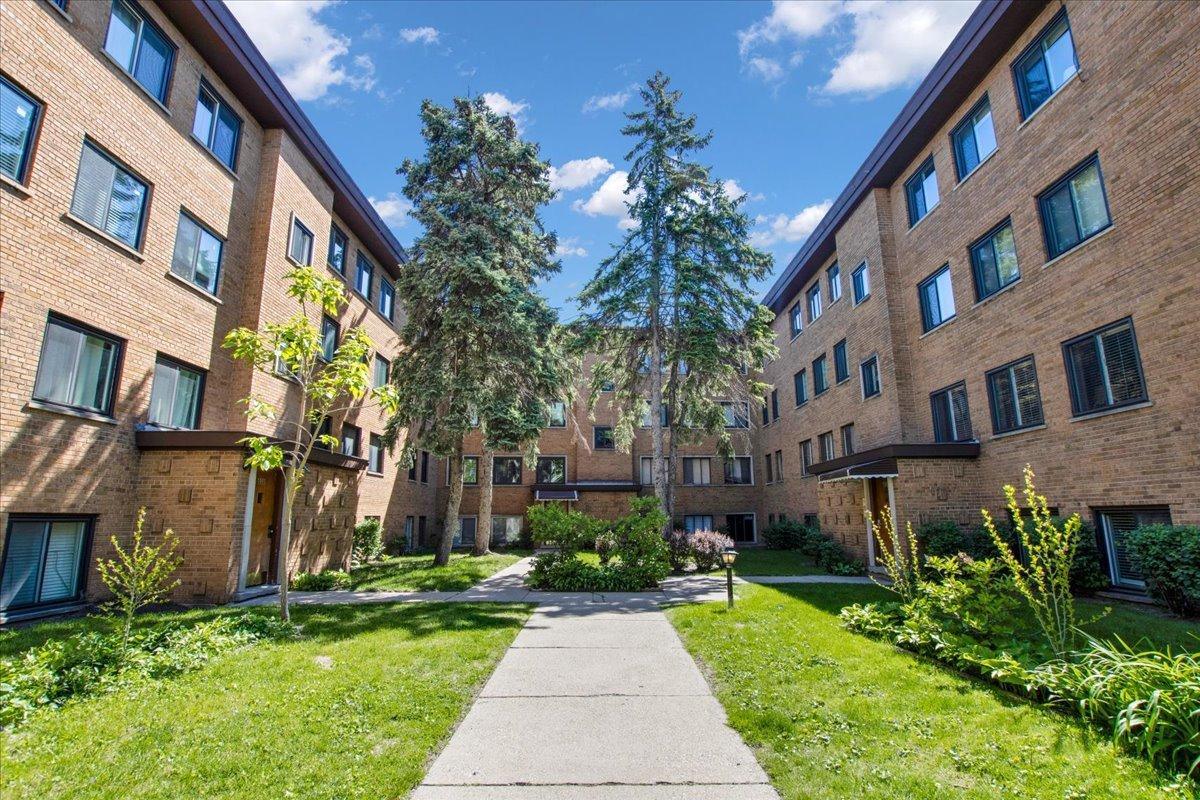 7351 N Ridge Blvd. #1A, Chicago, IL 60645