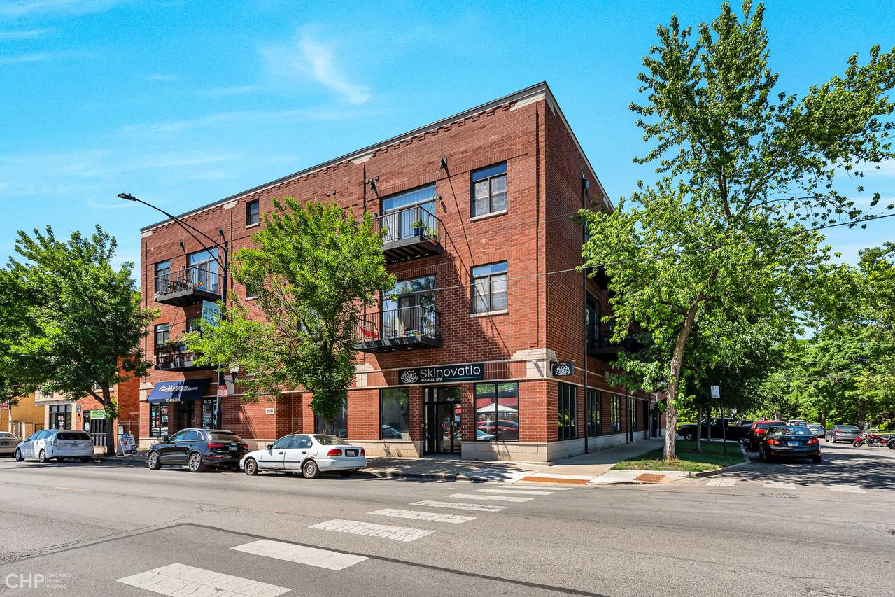 2934 W Montrose Ave. #303, Chicago, IL 60618