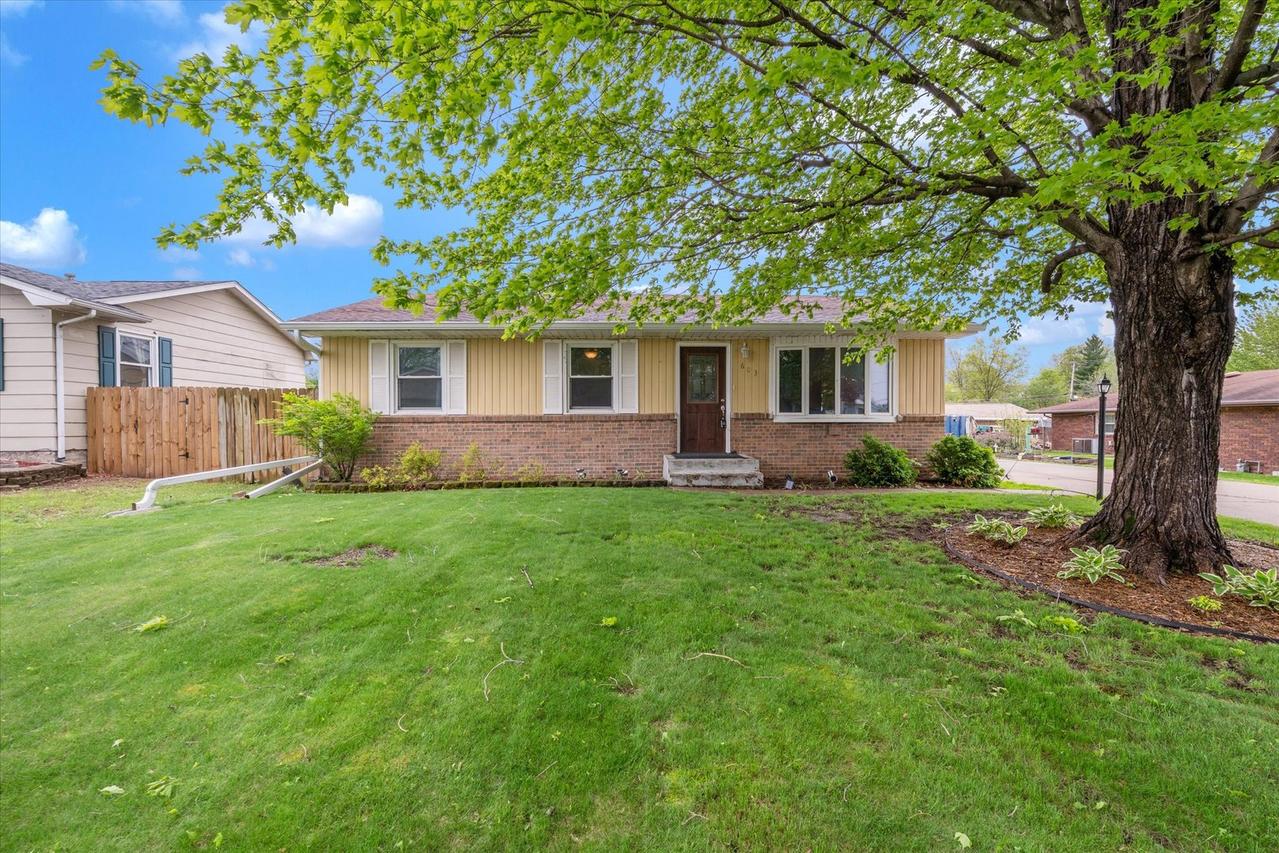 603 12th Ave., Hampton, IL 61256