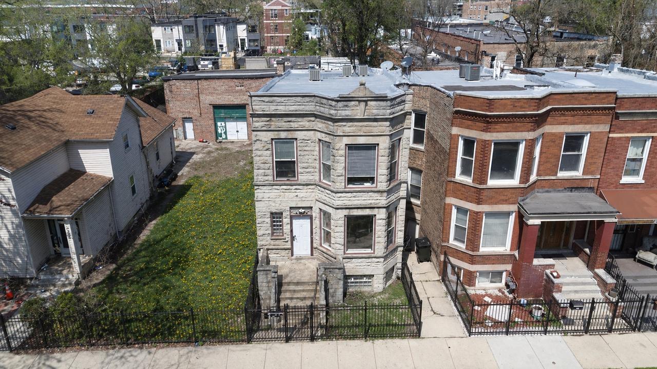 2822 W Flournoy St., Chicago, IL 60612