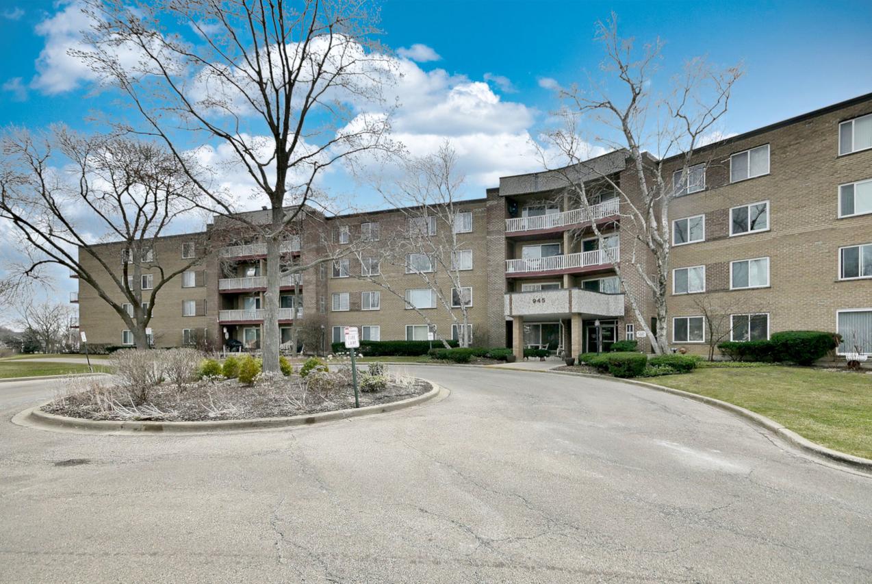 945 E Kenilworth Ave. #312, Palatine, IL 60074