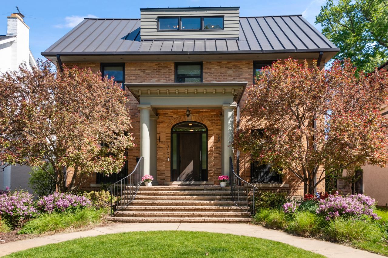 1319 Lincoln St., Evanston, IL 60201