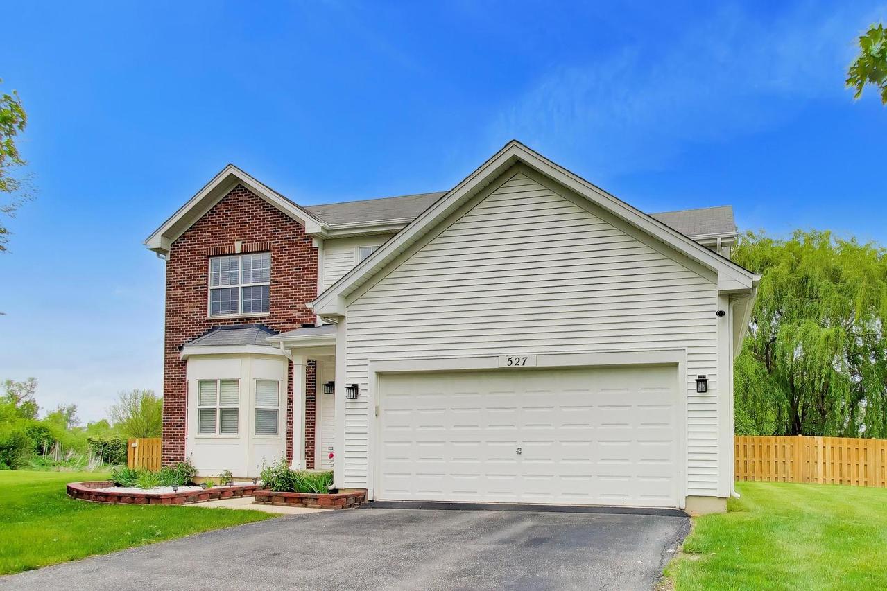 527 W Mara Lynn Ct., Round Lake, IL 60073