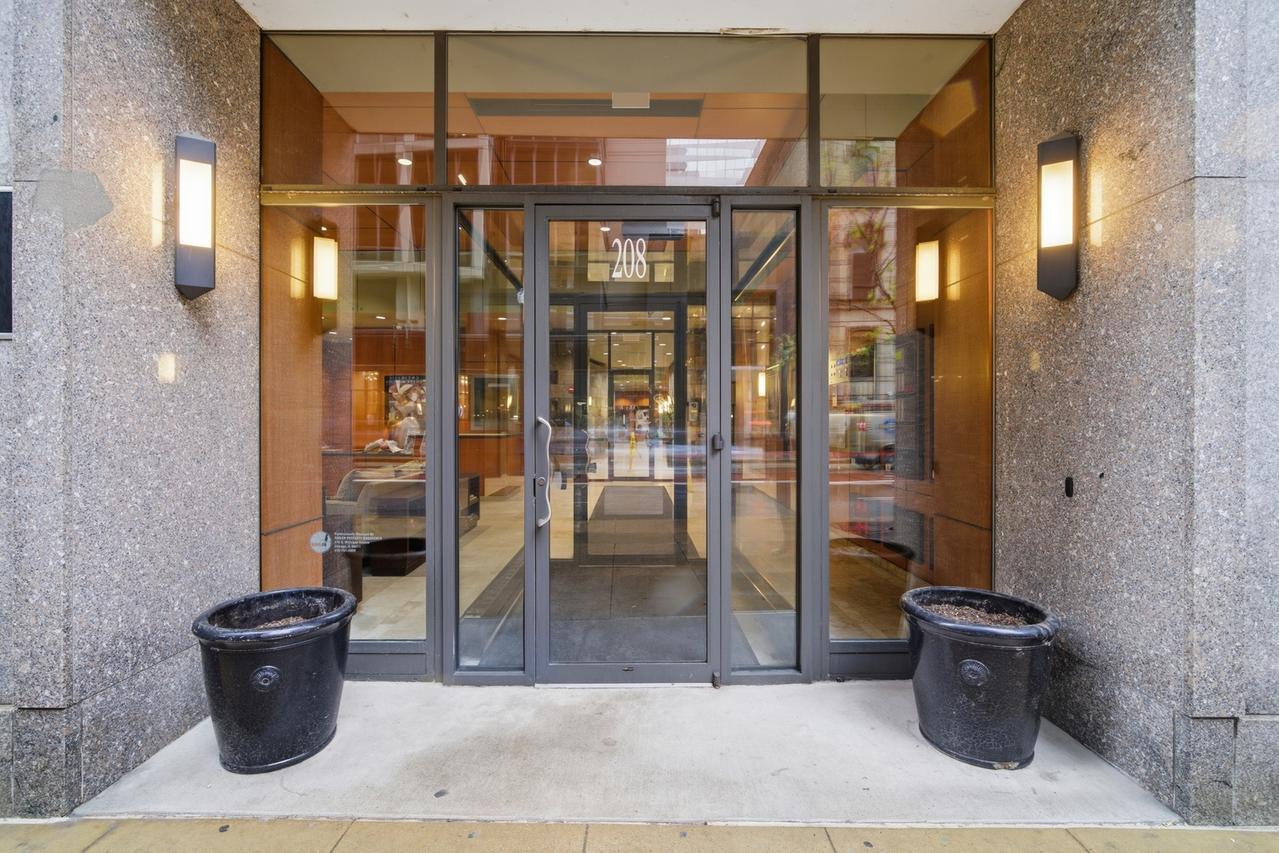 208 W Washington St. #910, Chicago, IL 60606