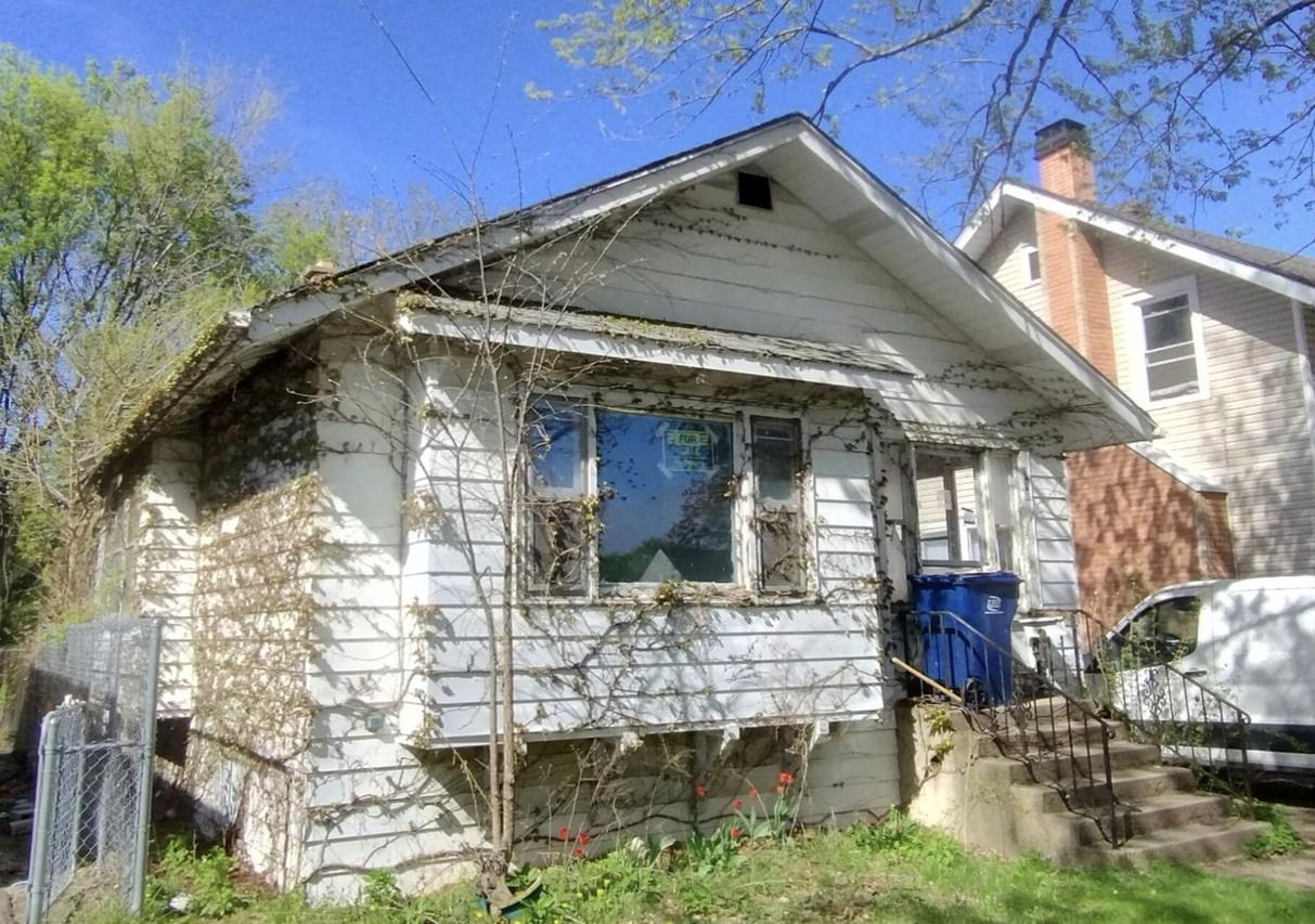 918 Highland Ave., Waukegan, IL 60085