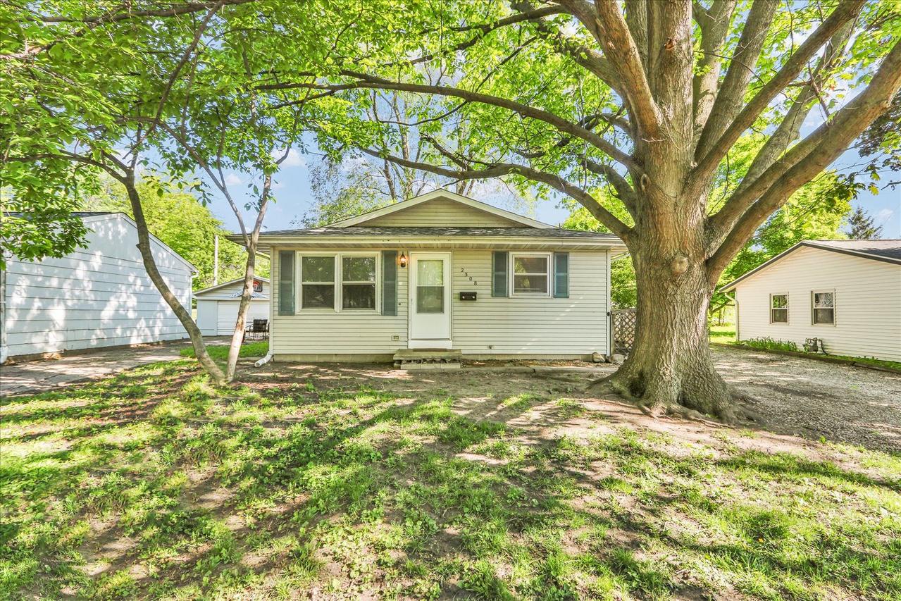 2308 Lantern Hill Dr., Urbana, IL 61802