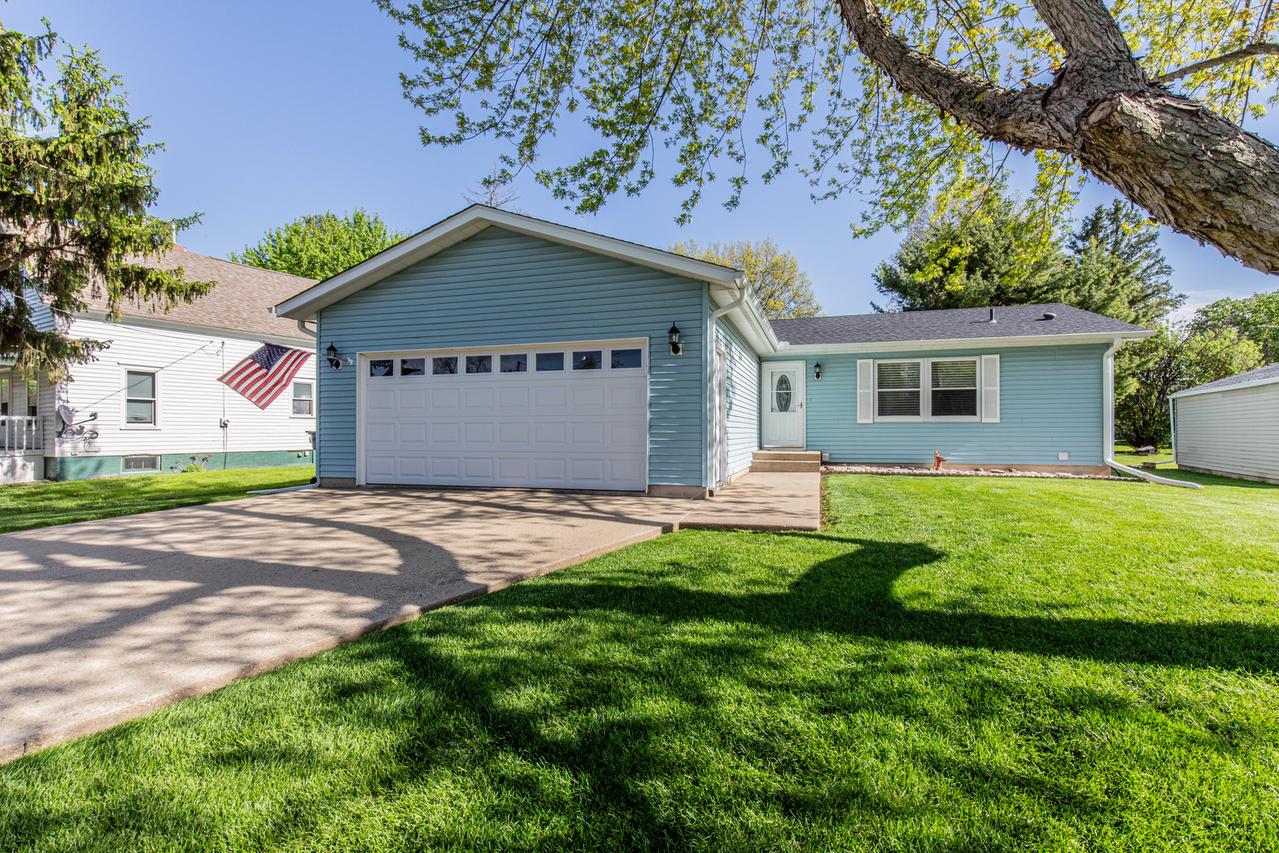 209 Brown St., Earlville, IL 60518