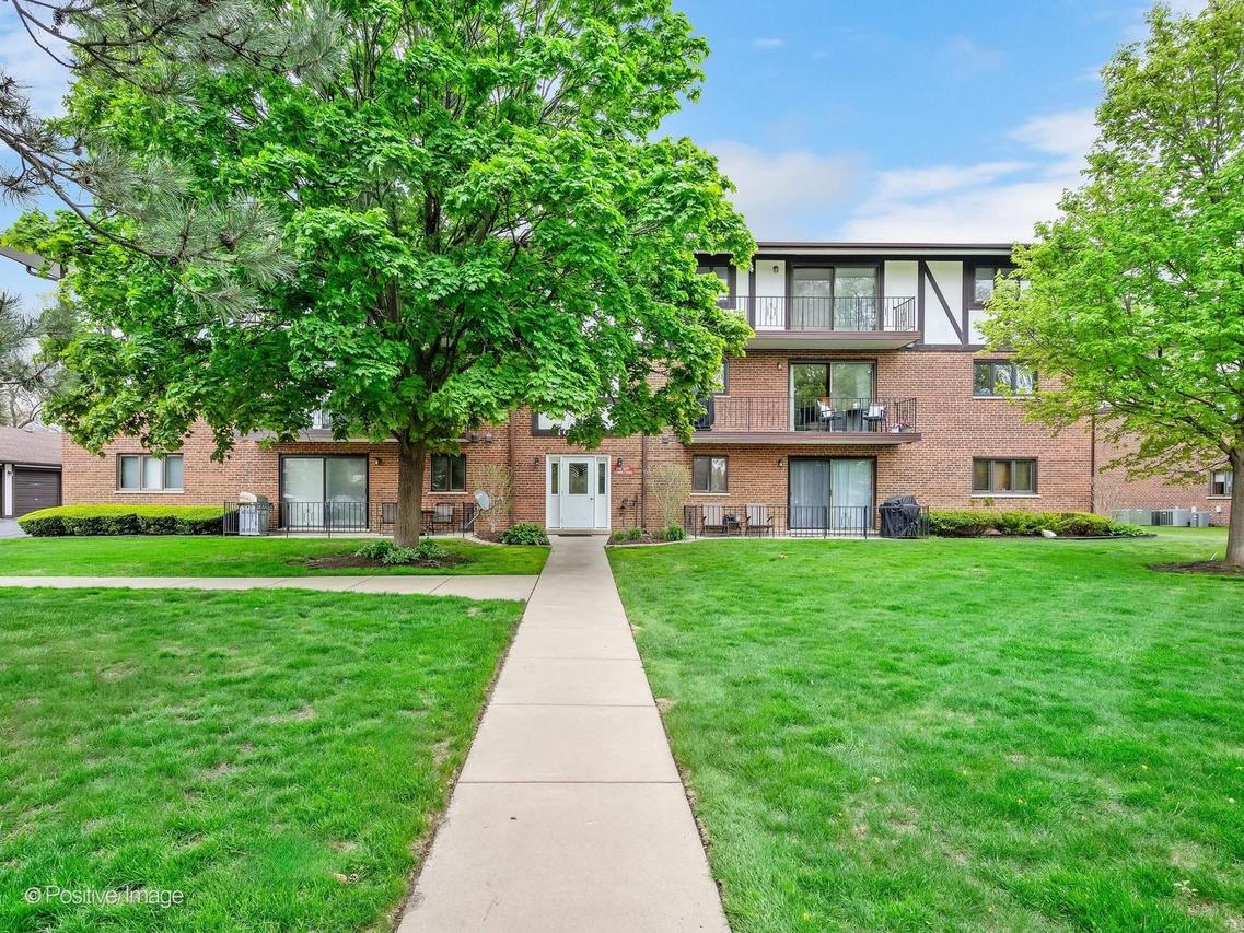 10985 S 84th Ave. #2B, Palos Hills, IL 60465