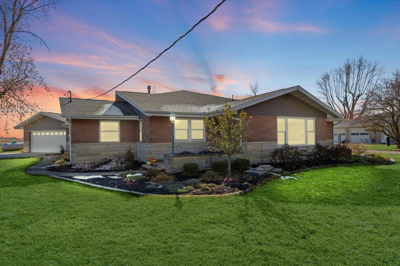 1271 E 500 North Rd., Cissna Park, IL 60924