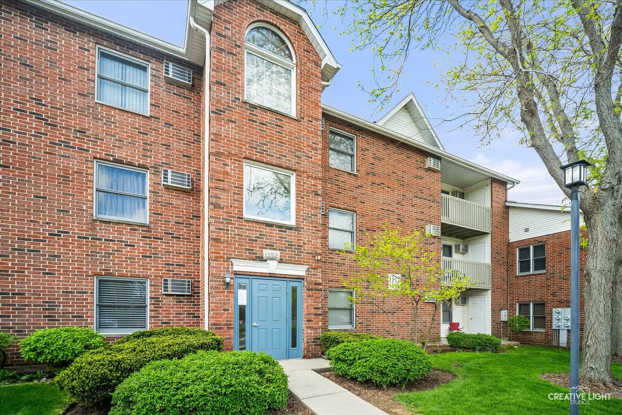 1352 Cunat Ct. #3C, Lake In The Hills, IL 60156
