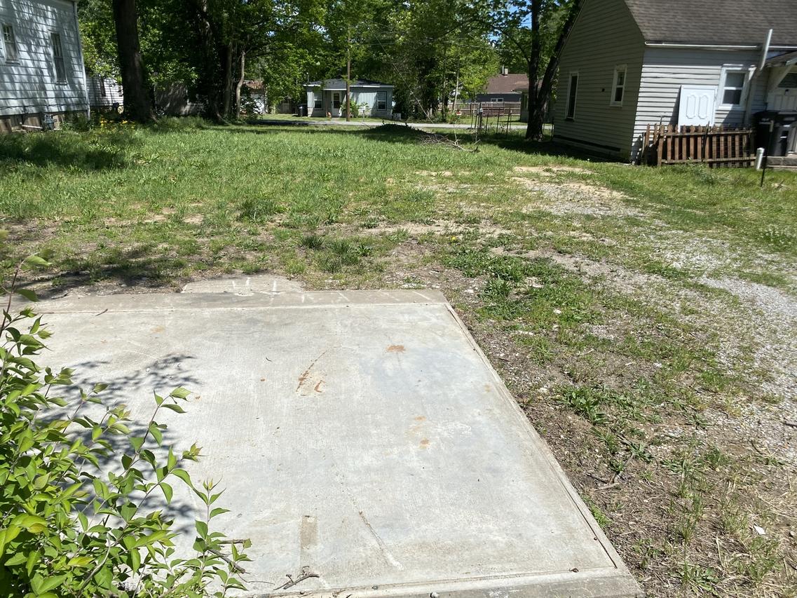 704 N James St., Carbondale, IL 62901