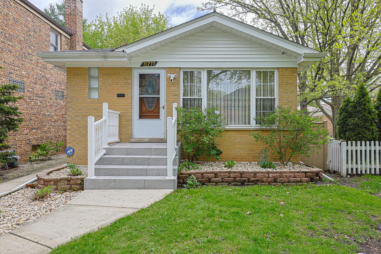 8711 Hamlin Ave., Skokie, IL 60076