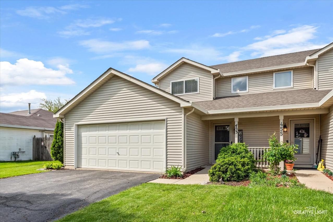 453 Newport Cir., Oswego, IL 60543