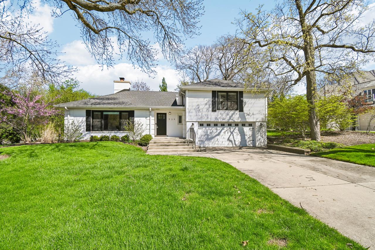 939 Westcliff Ln., Deerfield, IL 60015