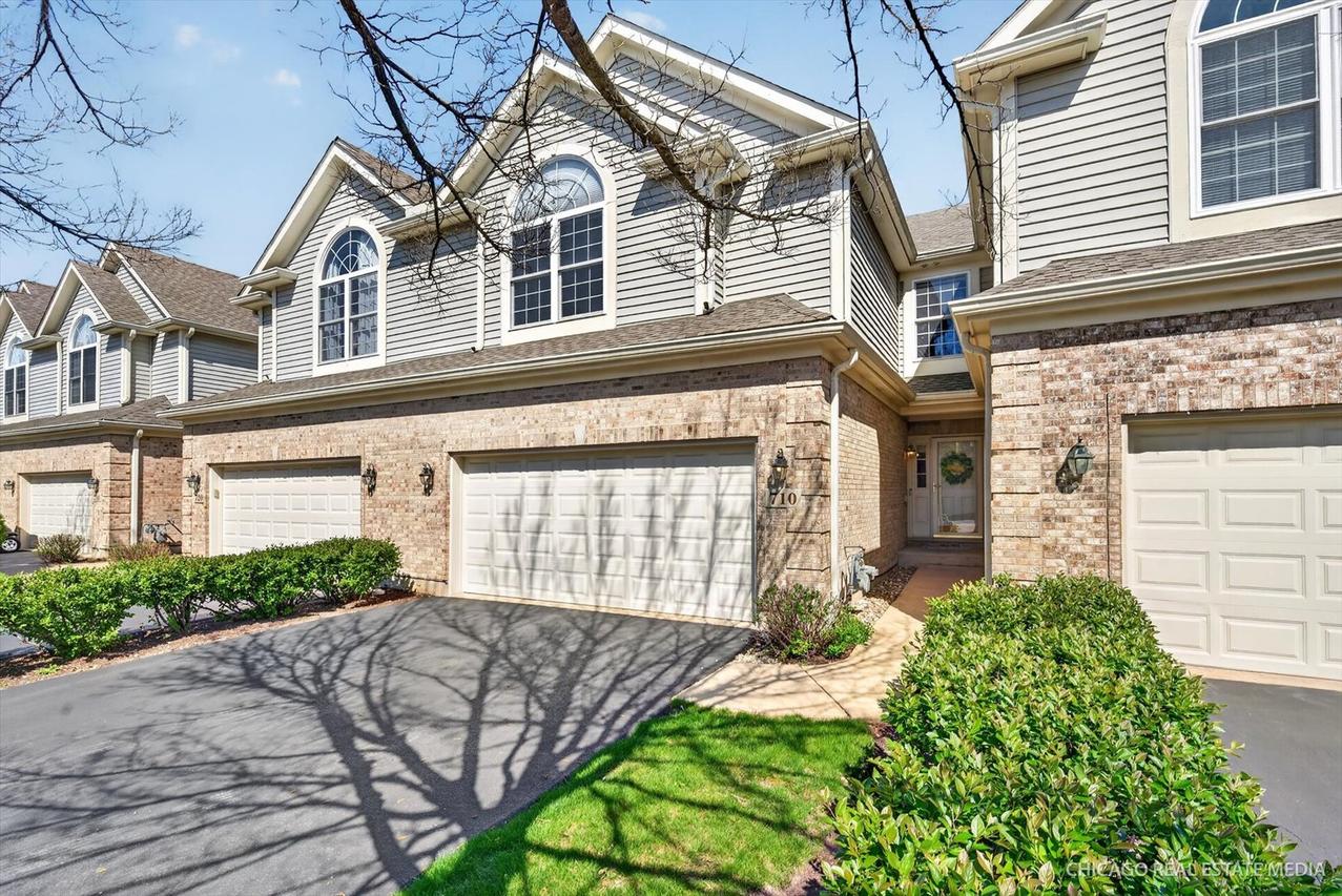 710 Juniper Ln., Lake In The Hills, IL 60156