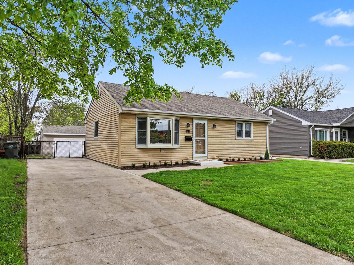218 N Louis St., Mount Prospect, IL 60056
