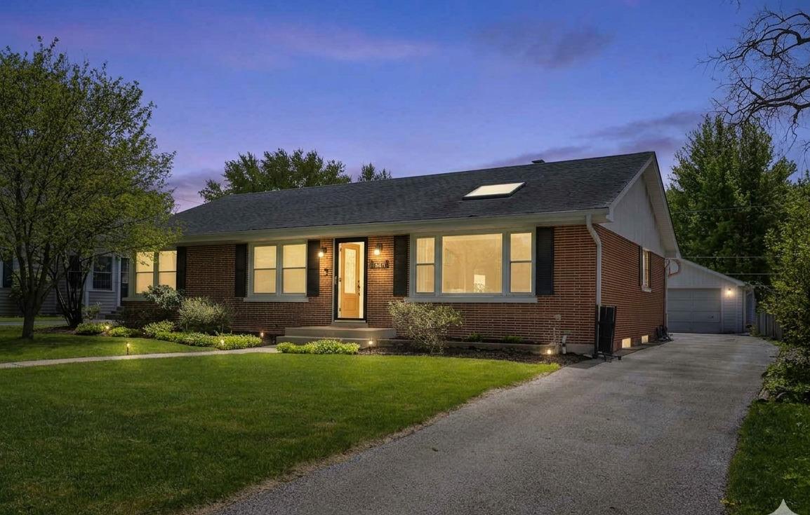 1910 E Liberty Dr., Wheaton, IL 60187