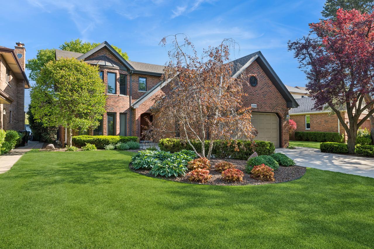 2208 Milton Ave., Park Ridge, IL 60068