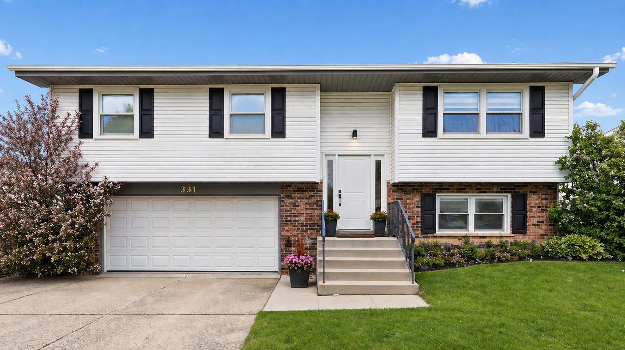 331 Gareth Ln., Schaumburg, IL 60193