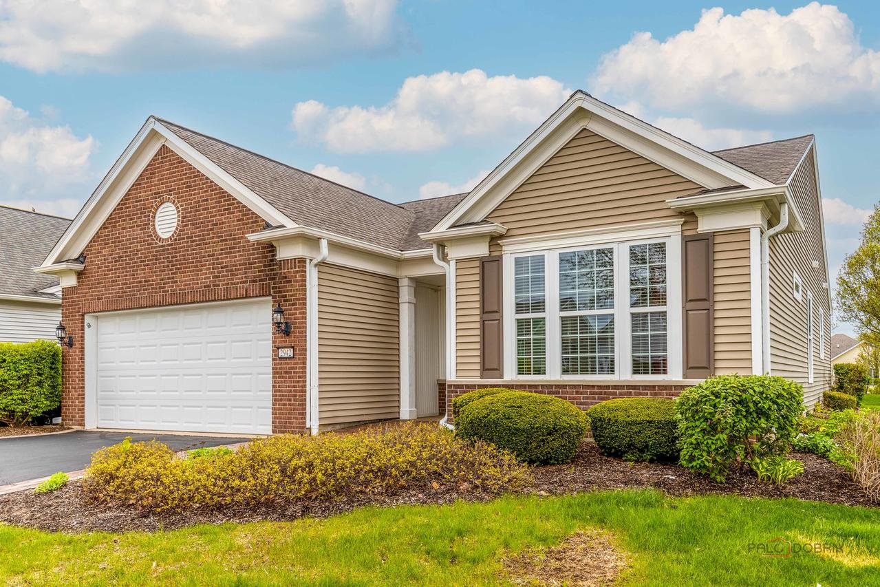 2942 Ravinia Cir., Mundelein, IL 60060